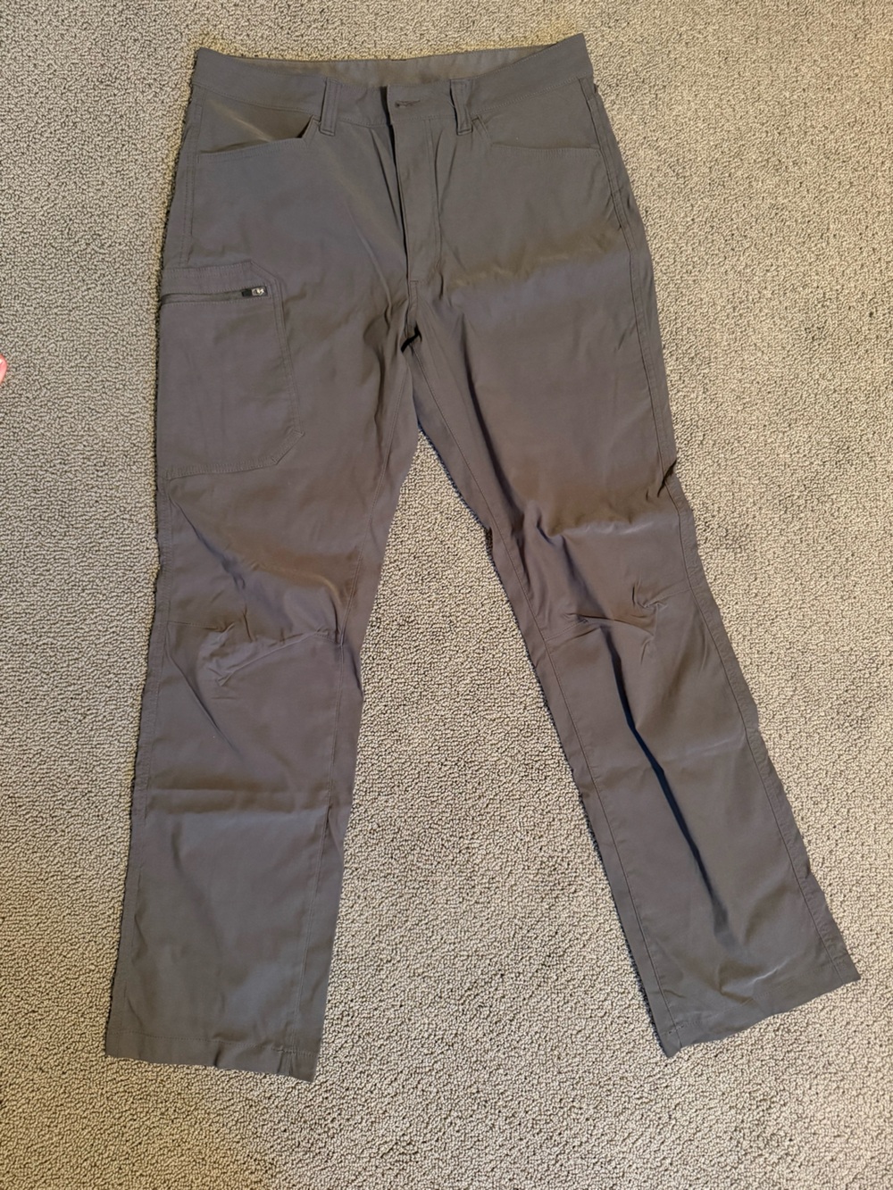 Eddie Bauer Men's Traveler Dark Gray Cargo Pants